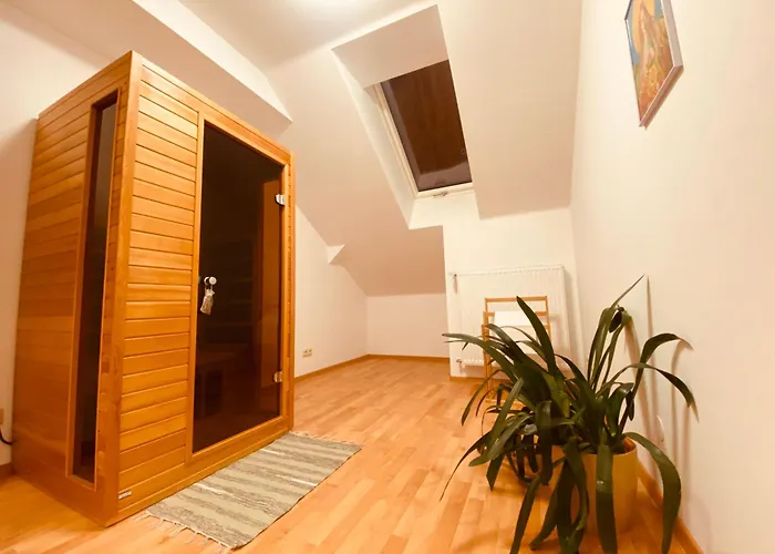 Pyramida & Sauna Relax Guest House